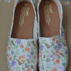 Toms floral slip on